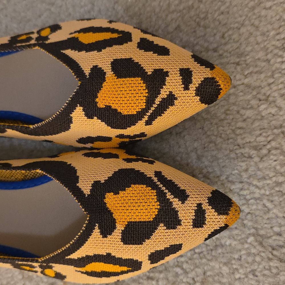 NEW Leopard Print Women's Flats Point Toe 37 US 6 - Picture 3 of 7
